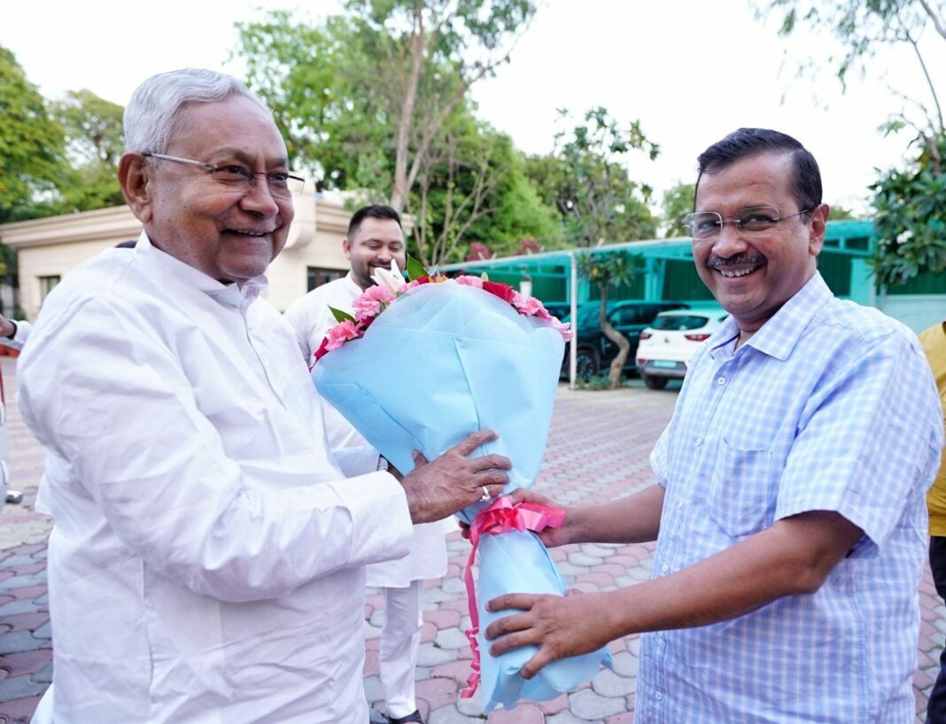 nitish kumar arvind kejriwal meeting