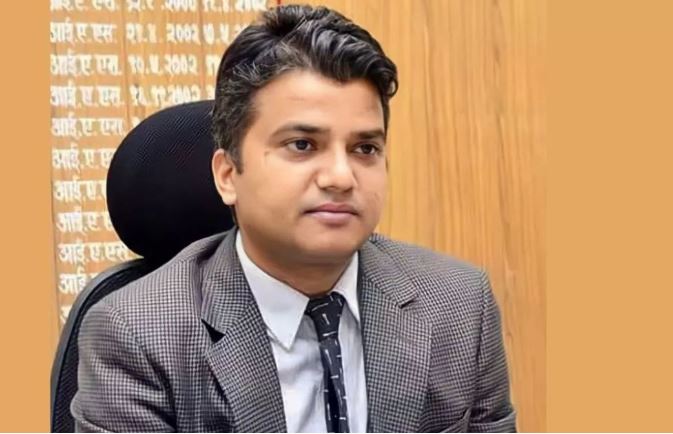 NOIDA DM noida school