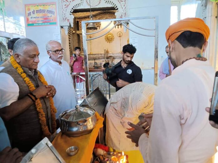 PANDOKHAR3 GEN.VK SINGH PANDOKHAR DHAM
