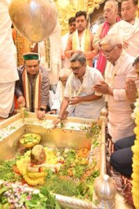 puja at kashi vishwanath temple