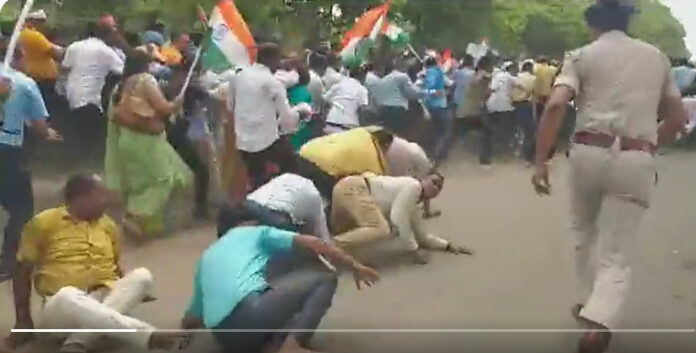 PATNA Lathi charge on farmers