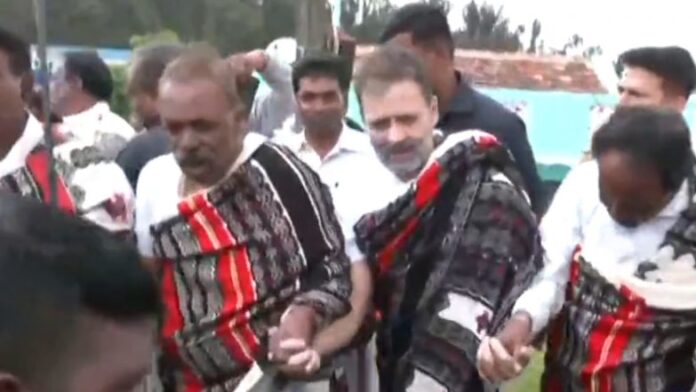 Rahul Gandhi Dancing With Toda tribal