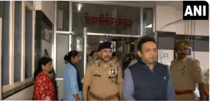 CS Sanjay Prasad and Special DG Prashant reached to meet injured Sumitra Patel