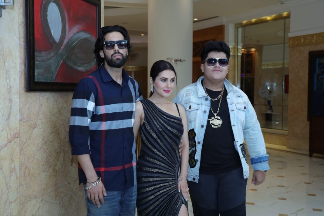 Hum Tumhein Chahte Hain