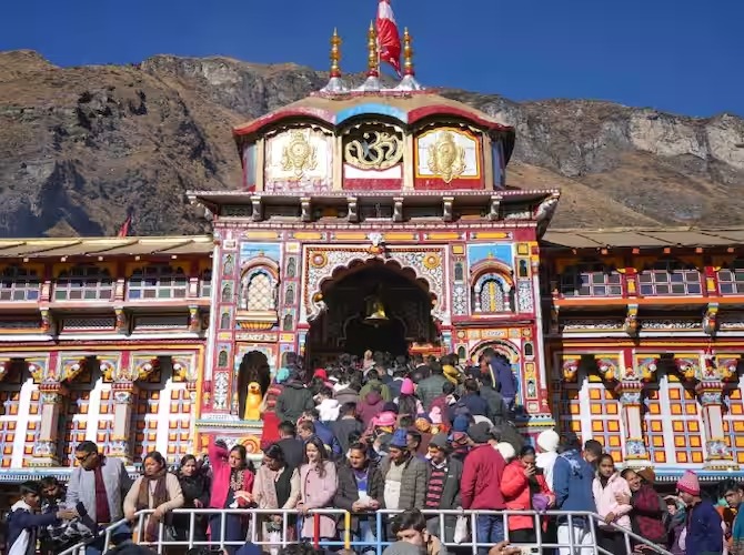 BADRINATH TEMPLE CLOSED
