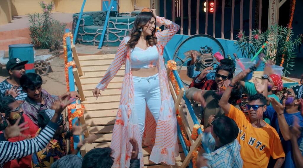 Akshara Singh का होली स्पेशल गाना
