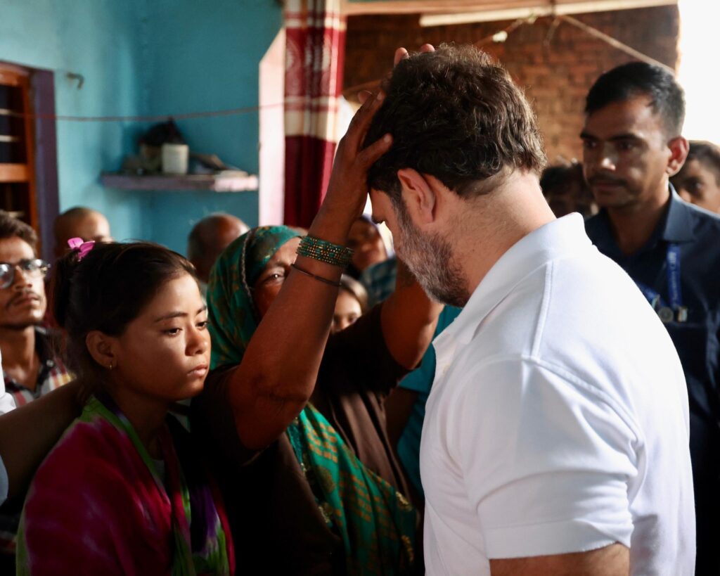 Rahul Gandhi spoke to the families of the victims in Hathras