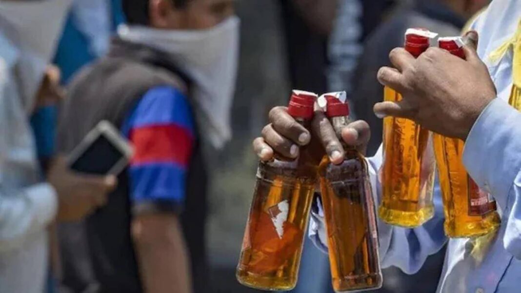 Kaimur SHO caught drinking alcohol: Inspector suspended for drinking alcohol in police station