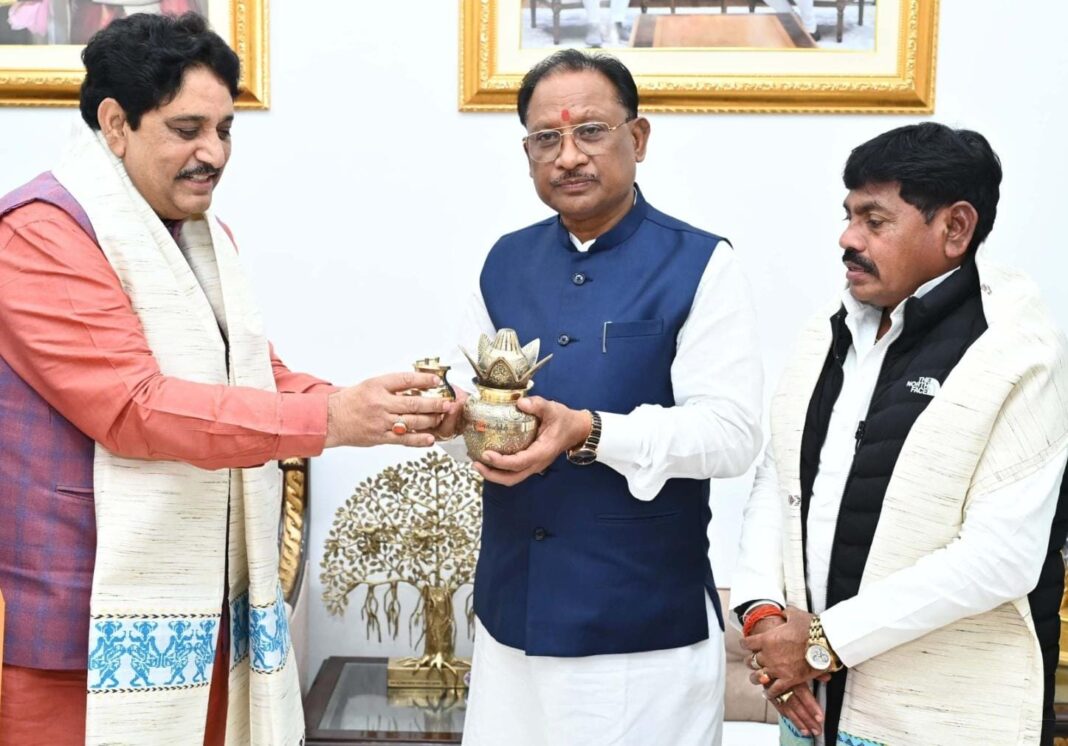 CM Yogi CM Sai