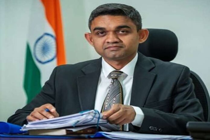 Dhar Mining Inspector Suspended