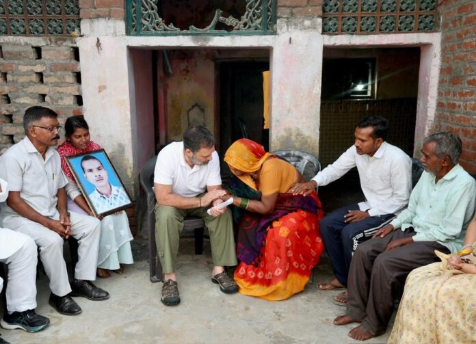 Rahul Gandhi met the family of Hariom Valmiki1 Rahul Gandhi met the family of Hariom Valmiki