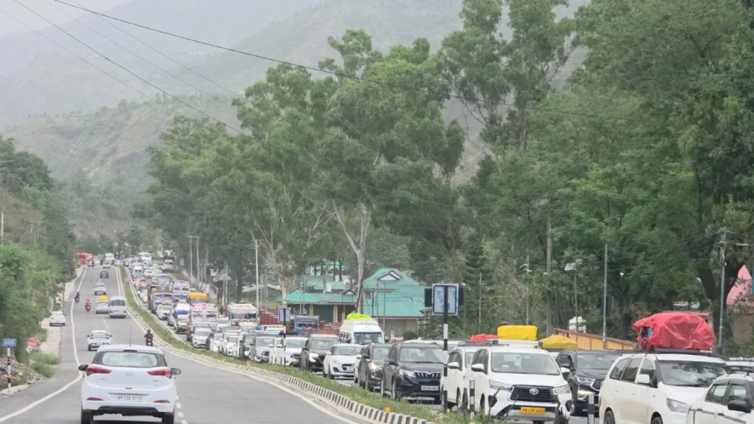 Manali Rohtang Traffic Jam