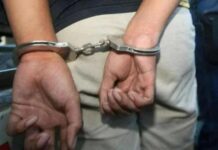 वर्दी पहन लोगों पर झाड़ रहा था रौब, नकली पुलिसकर्मी निकला शाहरुख खान