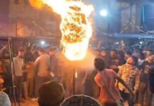 मोहर्रम पर खतरनाक स्टंट पड़ा भारी, आग की लपटों में घिरा युवक, मोबाइल में रिकॉर्ड हुआ हादसा