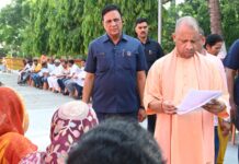 सीएम योगी का आश्वासन:’इलाज की चिंता सरकार पर छोड़ें, हर समस्या का होगा समय पर समाधान’ CM Yogi Janta Darshan