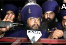उत्तराखंड बॉर्डर पर निहंग सिखों और पुलिस में झड़प, बैरिकेड तोड़ राज्य में घुसे जत्थे Hemkund Sahib Dispute