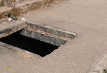 खुले मैनहोल में समा गई जिंदगी, BMC पर उठे गंभीर सवाल