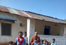 आदिवासी समाज के स्वास्थ्य, शिक्षा और सामाजिक उत्थान के लिए समर्पित गोडबोले दंपत्ति