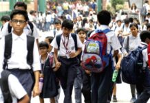 एक महीने बाद खुले स्कूल, बच्चों की मुस्कान से फिर महका दिल्ली-NCR