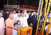 मुरादाबाद में दिखा सीएम योगी का वात्सल्य,बच्ची के हाथों कराया ‘श्री राम वाटिका’ का लोकार्पण CM Yogi Moradabad