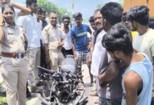 NH-22 पर हाइवा का कहर, दो बाइकों से भिड़ंत में एक युवक की मौके पर मौत