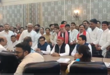 समाजवादी पार्टी ने राम गोपाल यादव के साथ धनराज परिमल नाथवानी को दूसरे राज्यसभा उम्मीदवार के तौर पर उतारा Dhanraj Parimal Nathwani alongside Ram Gopal Yadav filed nomination as SP candidate for Rajya Sabha elections.