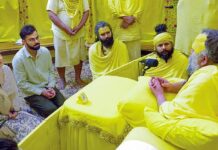 प्रेमानंद महाराज के आश्रम जाने पर विराट कोहली ने लिए 5 करोड़? जानिए दावे की पूरी सच्चाई Premanand Maharaj